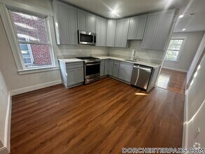 Building Photo - 72 Belden St