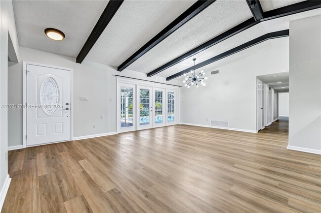 Foto del edificio - 6215 Donegal Dr