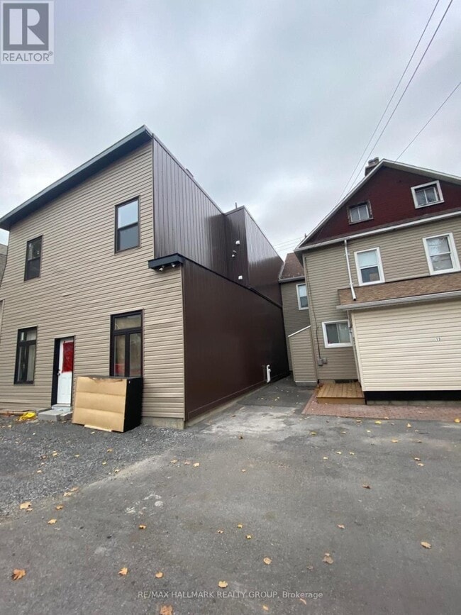 Building Photo - 260 Bronson Ave