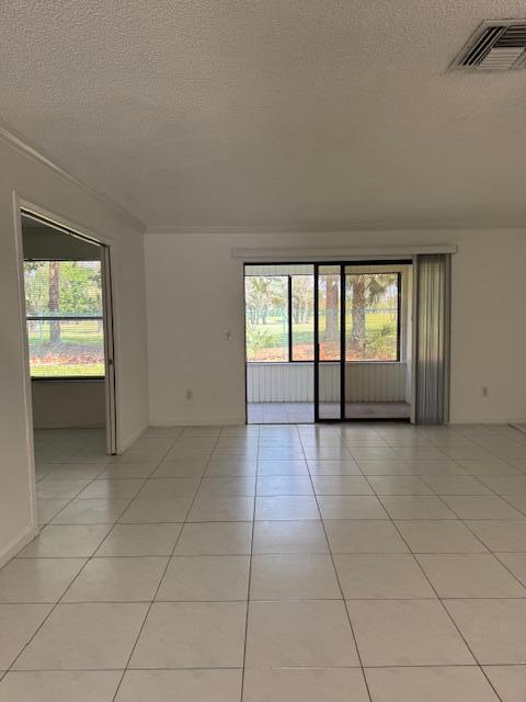 Foto del edificio - 203 Lakeview Dr E