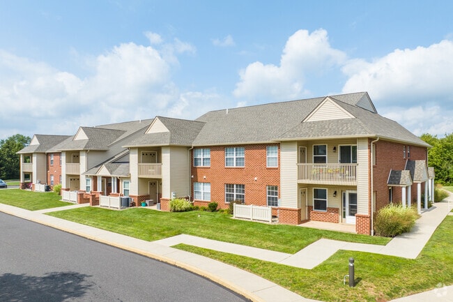 Fox Ridge Apartments - Fox Ridge