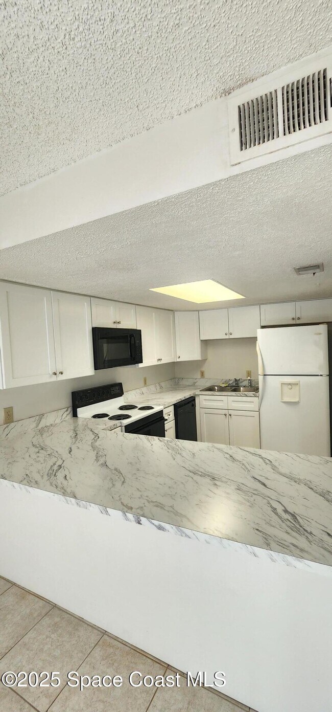 Foto del edificio - 8740 Lantana Ct