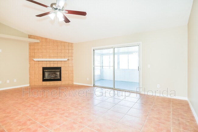 Building Photo - 430 Gentian Rd