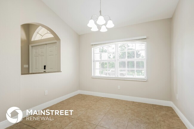 Building Photo - 1018 Card St E