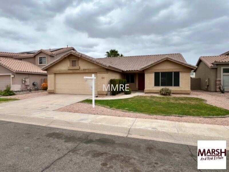 Nice 3 bedroom + den home in Chandler! - Nice 3 bedroom + den home in Chandler!