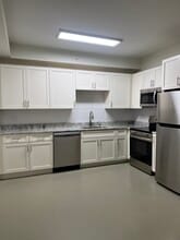 Building Photo - 500 Pico Terrace