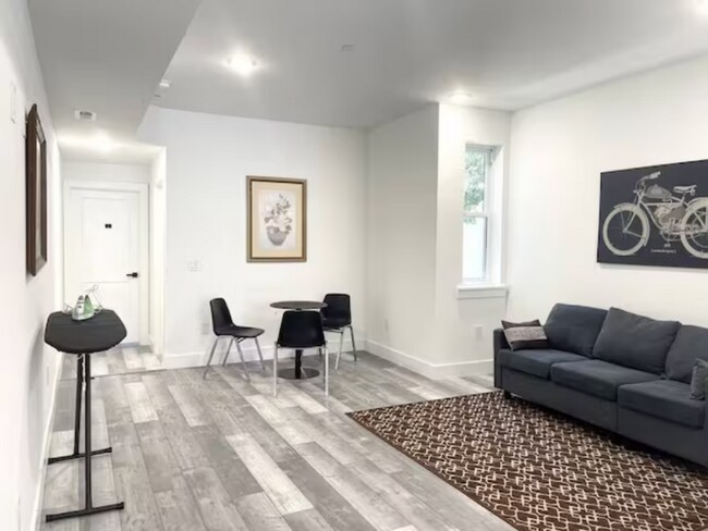 Foto del edificio - 3913 Fairmount Ave
