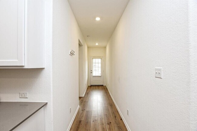 Foto del edificio - 2108 Golden Grain Ln