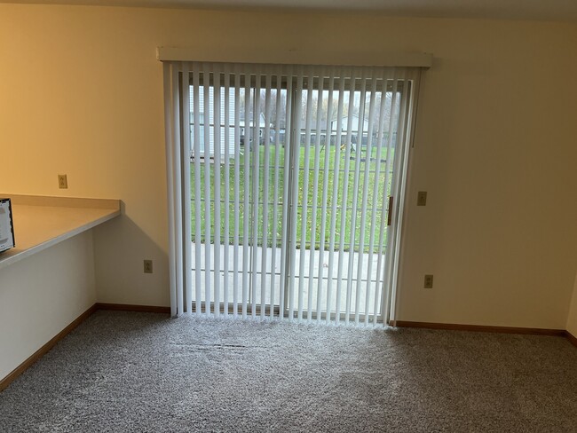 Building Photo - 1092 Heritage Ct