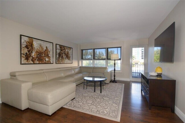 Building Photo - 405 N Ocean Blvd