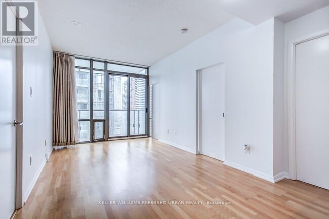 Building Photo - 38 Grenville St