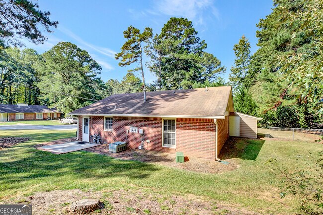 Building Photo - 135 Belle Dr