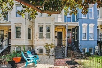 Building Photo - 1361 Maryland Ave NE