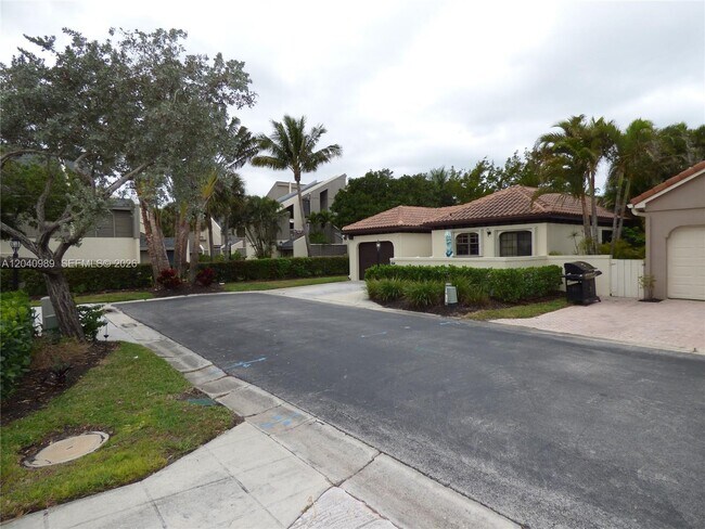 Building Photo - 1471 Vía De La Palma