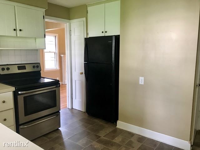 Building Photo - 3 br, 1 bath  - 523 Townview Cir E