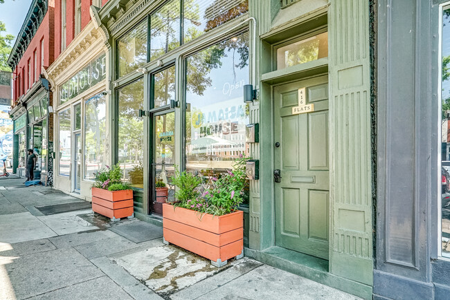 Building Photo - 416 W Broad St