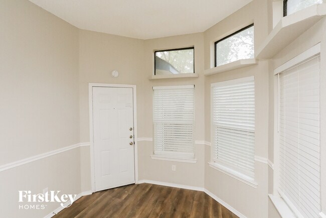 Foto del edificio - 1620 Hunterwood Dr