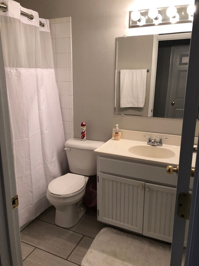 Foto del edificio - 3511 E Hollywood Dr