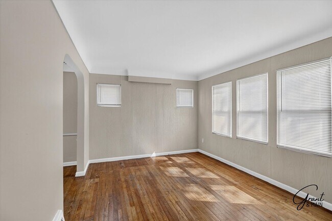 Foto del edificio - 13515 Montrose St