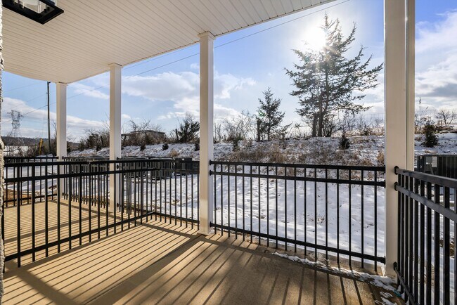 Foto del edificio - Pinnacle Ridge Apartments