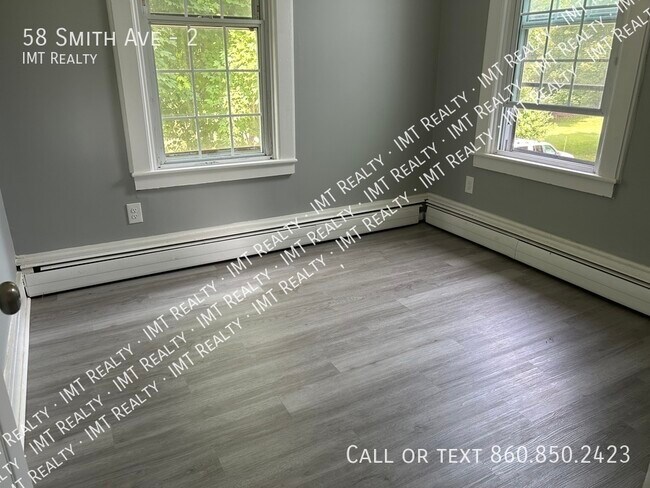 Foto del edificio - 58 Smith Ave