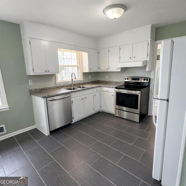 Foto del edificio - 4093 Hideaway Dr