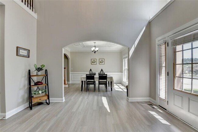 Foto del edificio - 4805 Shelbourne Dr