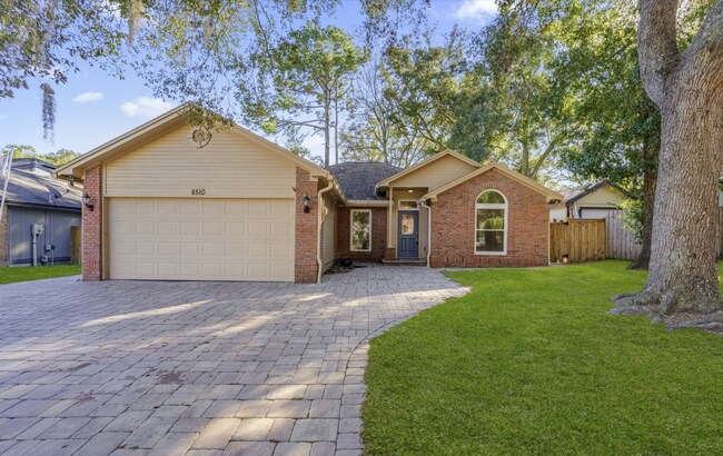 Foto del edificio - 8510 Majestic Oaks Dr S