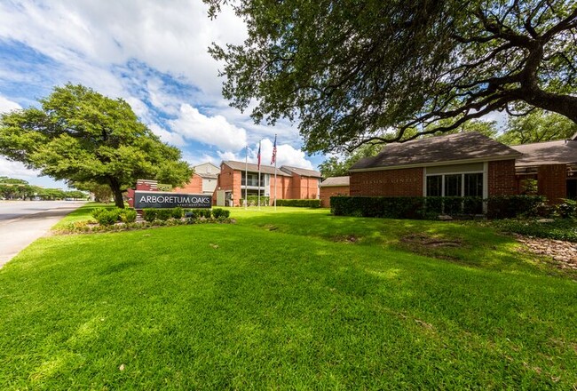 Foto del edificio - Arboretum Oaks