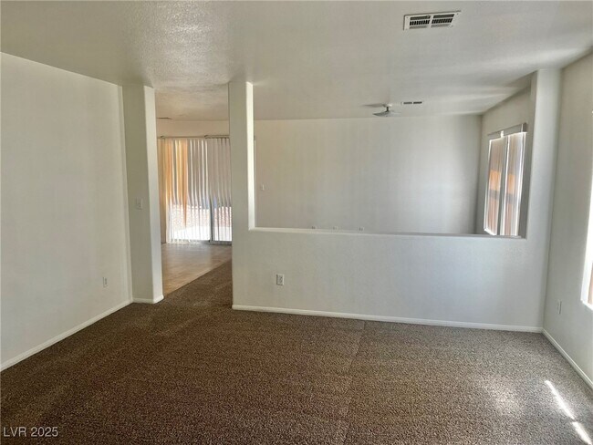Foto del edificio - 3153 Amari Ave