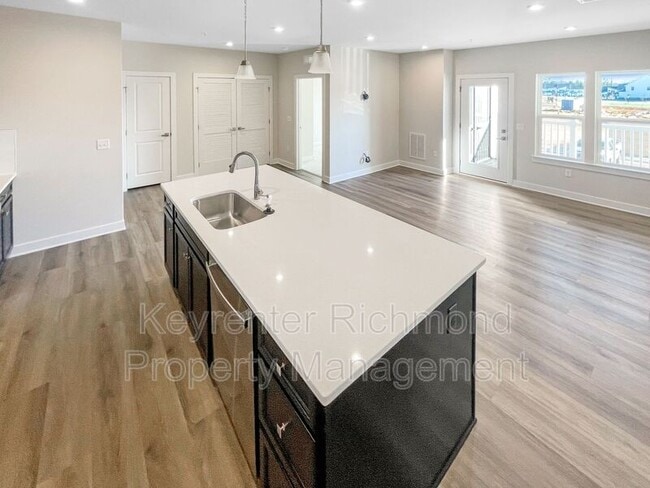 Building Photo - 3900 Maze Runner Dr