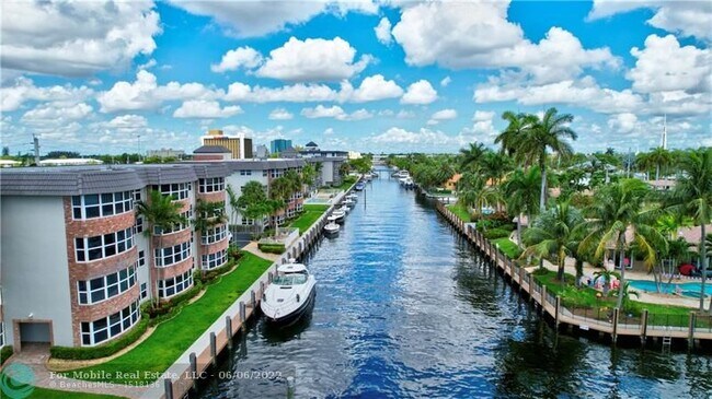 Foto del edificio - 3121 NE 51st St