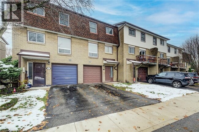 Building Photo - 1115 Paramount Dr