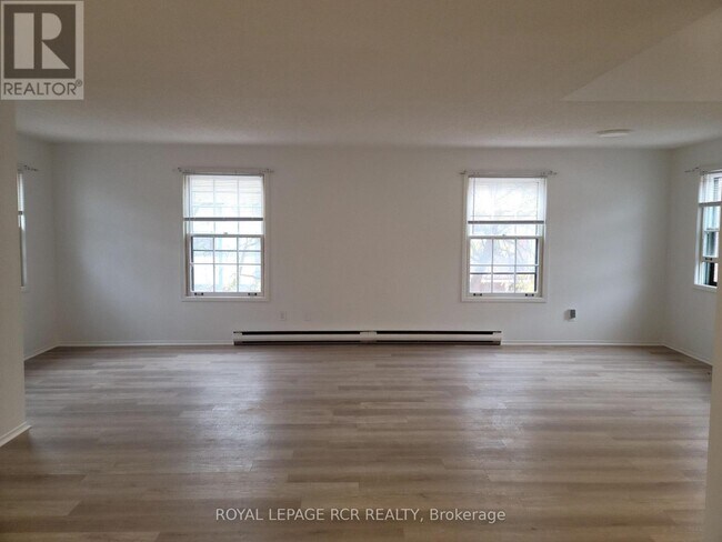 Building Photo - 2 Orchard Heights Blvd