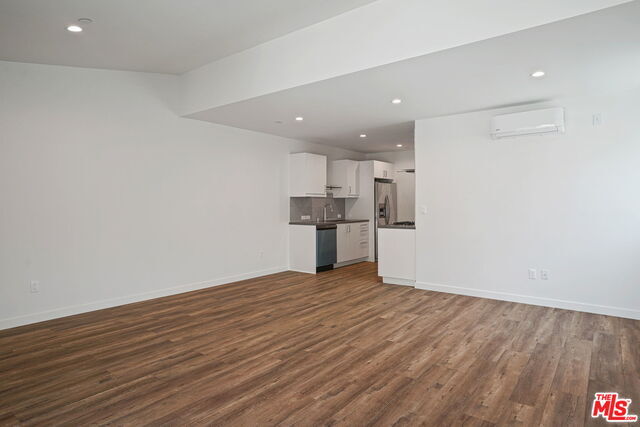 Building Photo - 1166 S Cochran Ave