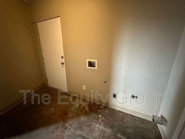 Building Photo - 600 N Dickran Dr