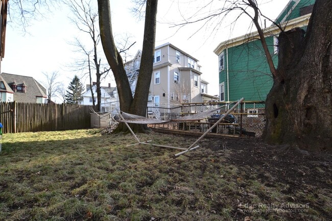 Building Photo - 35 Pratt St