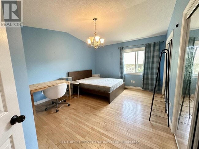 Photo du bâtiment - 943 Whetherfield St