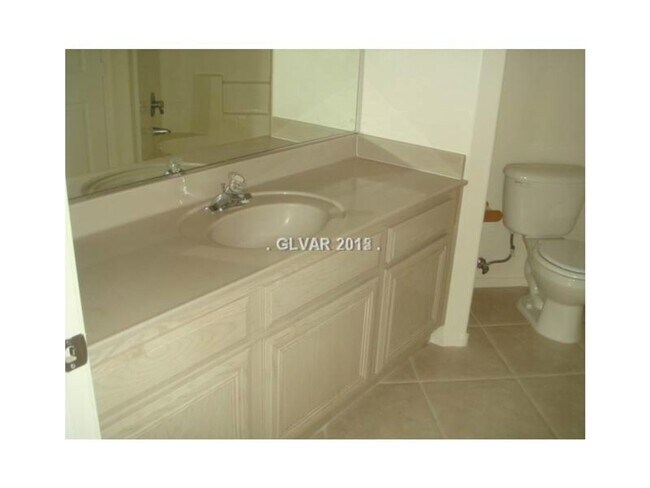 Foto del edificio - Nice 2-Bedroom Condo in a Guard-Gated Comm...
