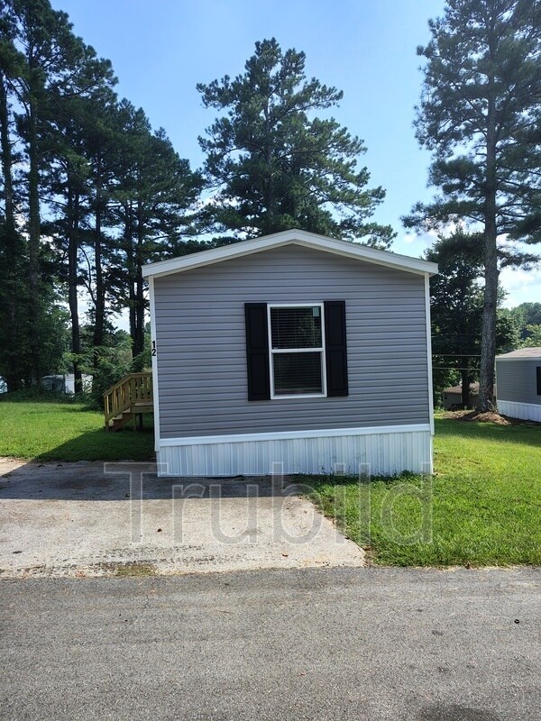 Primary Photo - 12 Poole Cir