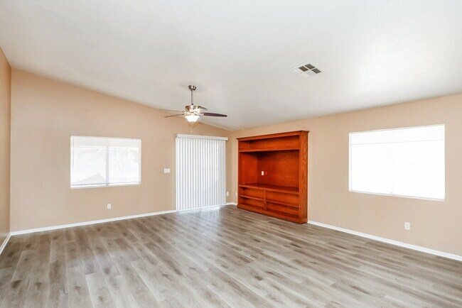 Foto del edificio - 1002 Emerald Stone Ave