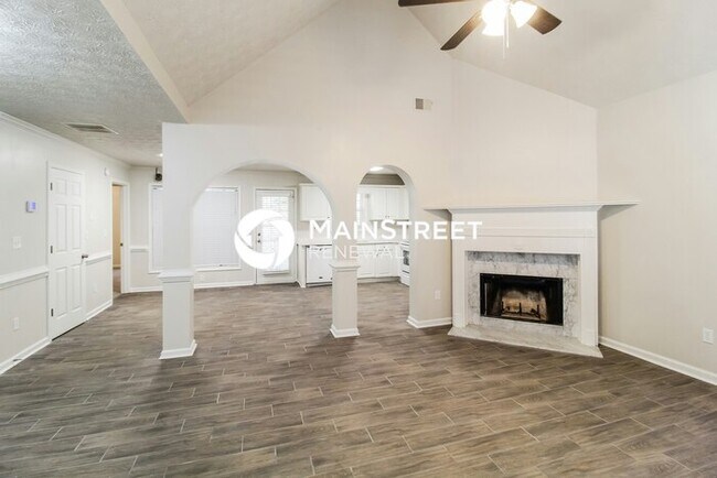 Foto del edificio - 3 Bedroom Pet-Friendly Home in Covington, GA with Main Street Renewal