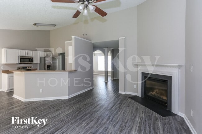 Building Photo - 11033 Sandboar St