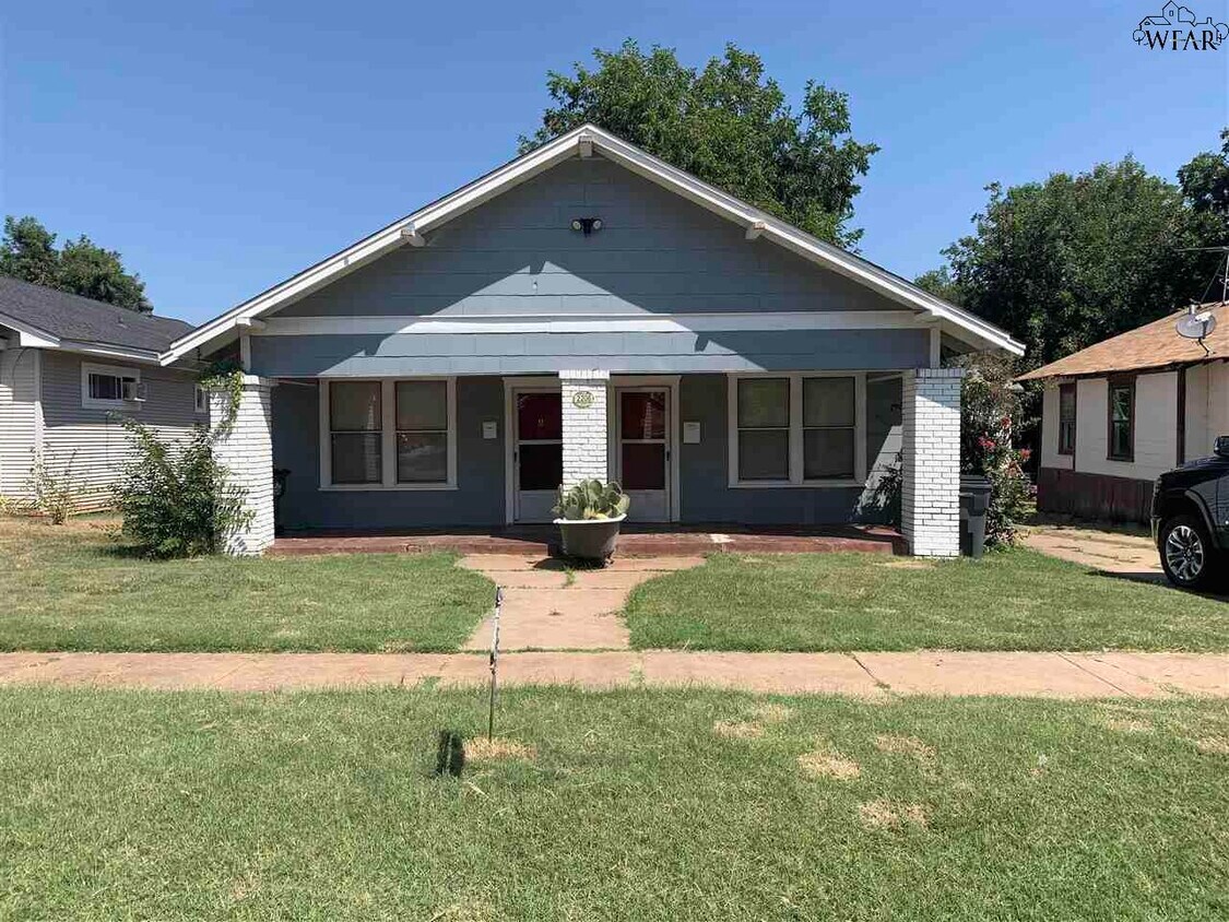 Foto principal - 2206 1/2 8th St