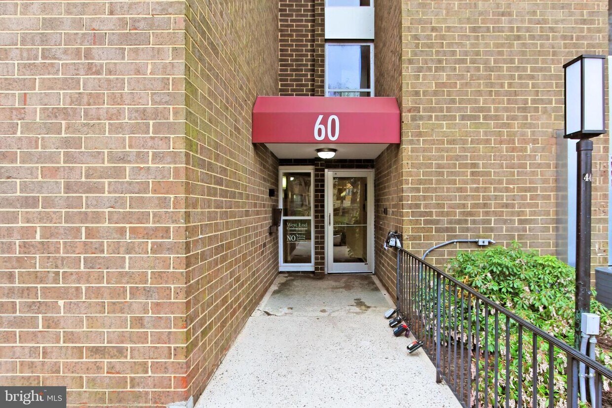 60 S Van Dorn St Unit 105, Alexandria, VA 22304 Condo for Rent in