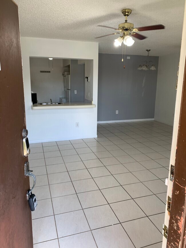 Foto del edificio - 14867 SW 104th St