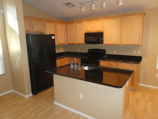 Foto del edificio - 1350 S Greenfield Rd