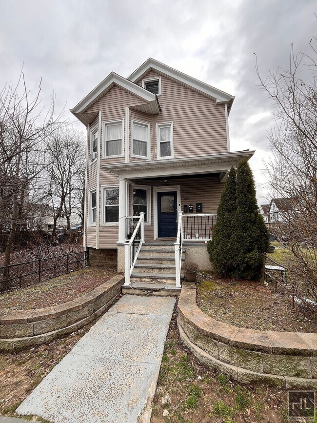 Convent Place Unit 1 YONKERS, NY 10704 Room for Rent in Yonkers, NY