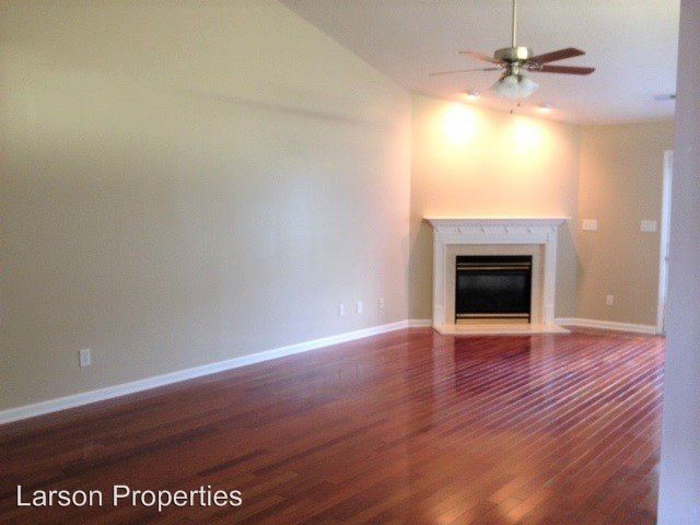 Foto del edificio - 3027 Maple Ave