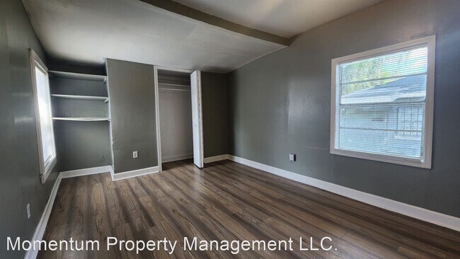 Building Photo - 3 br, 1 bath House - 2906 E. Lake Ave.